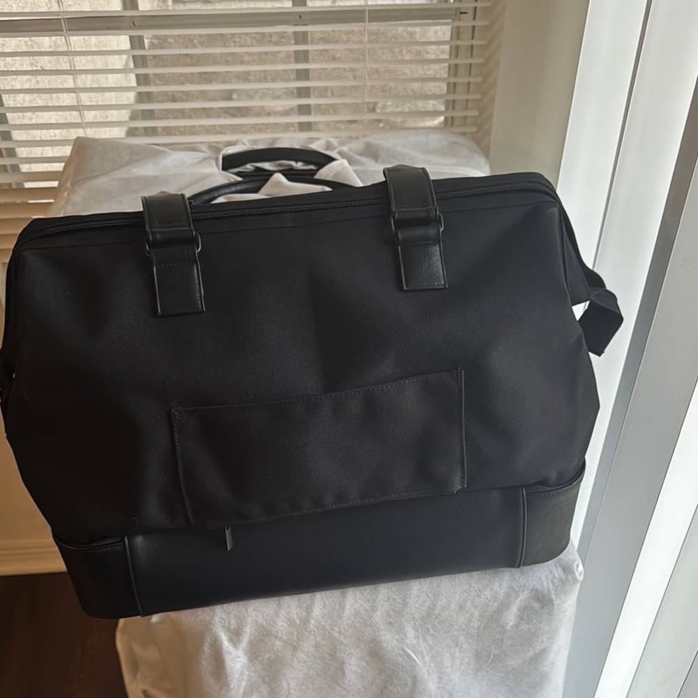 BEIS Black Travel Bag with Professional Design and Durable Fabric